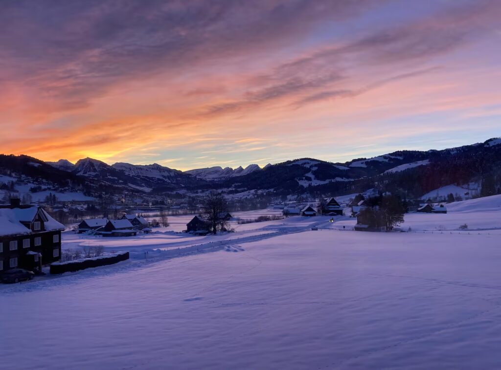 Winterlandschaft mit Morgenrot